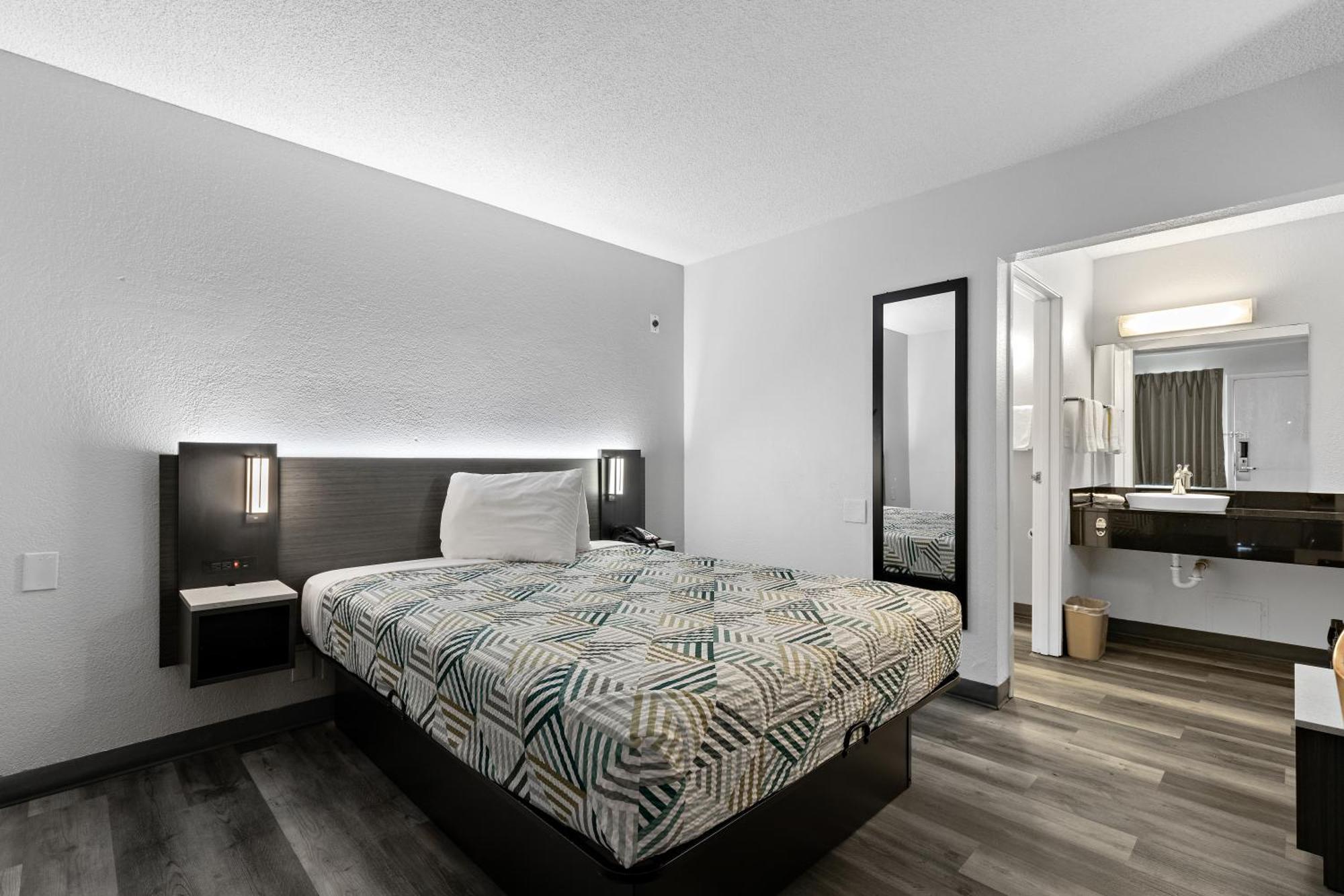 Hotel 6-san Diego, Ca - North